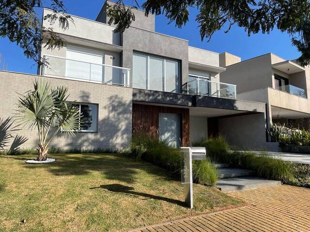 Casa para Venda em Santana de Parnaíba - 1