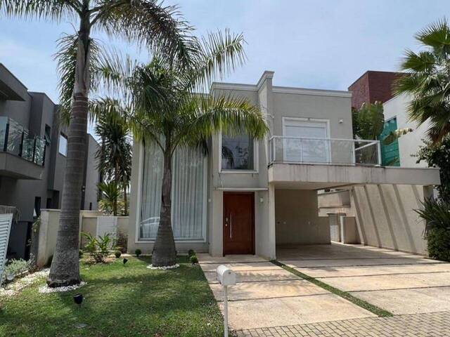 Casa para Venda em Santana de Parnaíba - 1